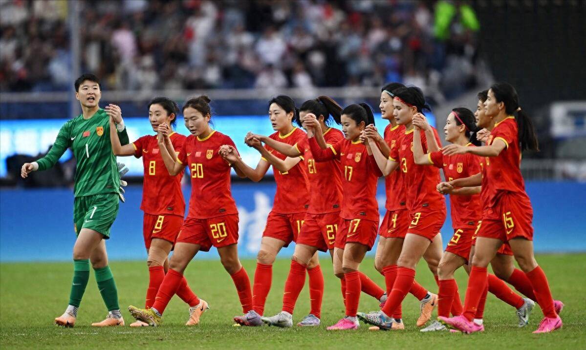 关于直击足坛：女足联赛冠军之争引发广泛关注的信息